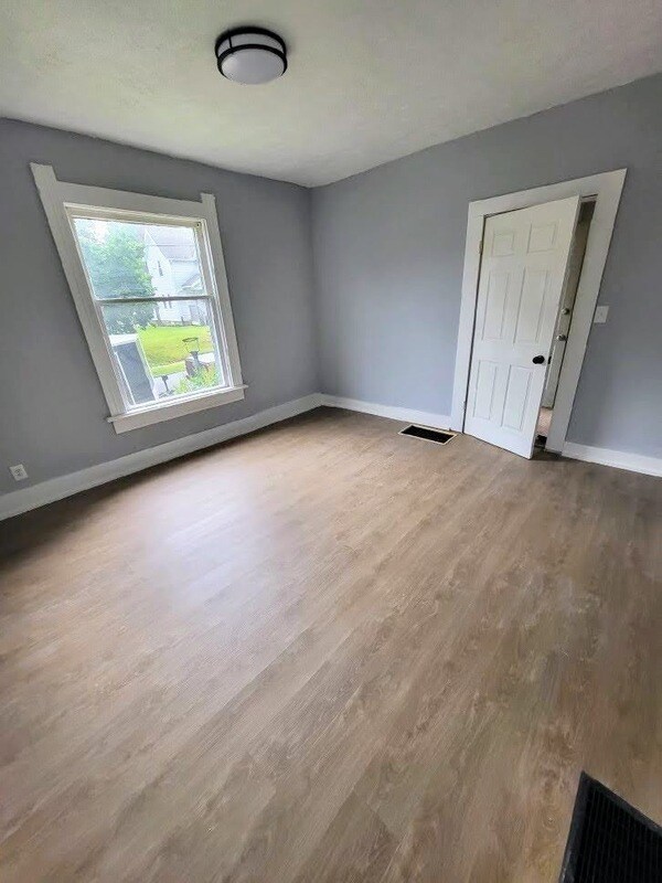 Foto del edificio - 115 W Blanche St