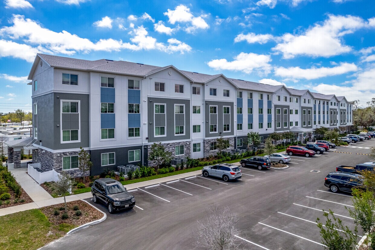 Foto principal - Bear Creek Commons