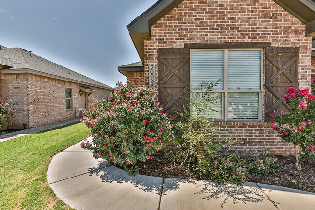Building Photo - 2022 102nd St