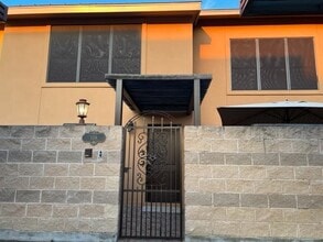 Building Photo - 1609 Saldana Ave