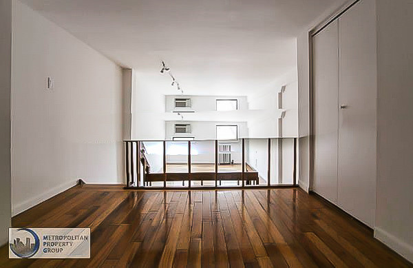 Primary Photo - Large Studio Duplex Loft in the Village