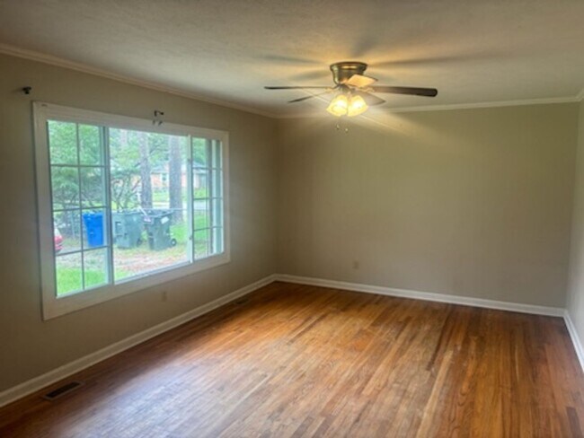 Building Photo - 254 Channing Dr