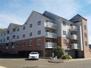 Building Photo - 19 Isaacs St