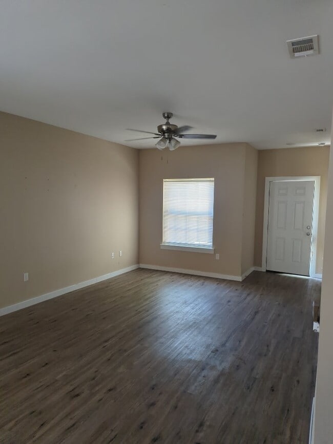 Building Photo - 607 Williams Ave