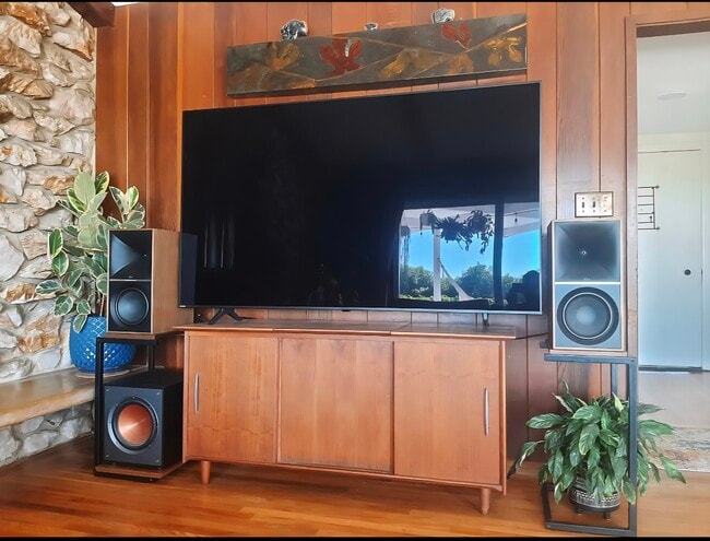 Building Photo - 968 Corte Maria Ave