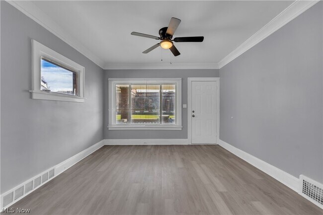 Foto del edificio - 10613 Sandusky Ave