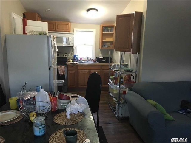 Foto del edificio - 2527 Montauk Hwy