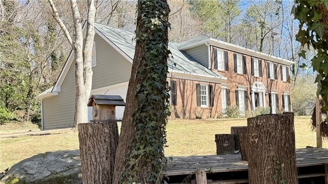 Building Photo - 1735 Ridgefield Dr