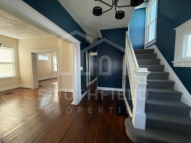 Photo - 1537 Ruth Ave (Cincinnati, OH) House