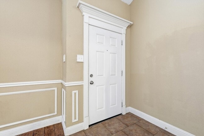 Building Photo - 316 Comiskey Ct