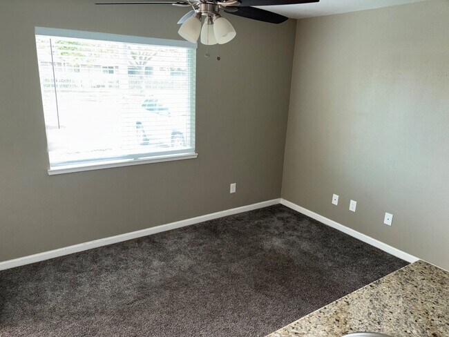 Foto del edificio - 2533 Miller Ave