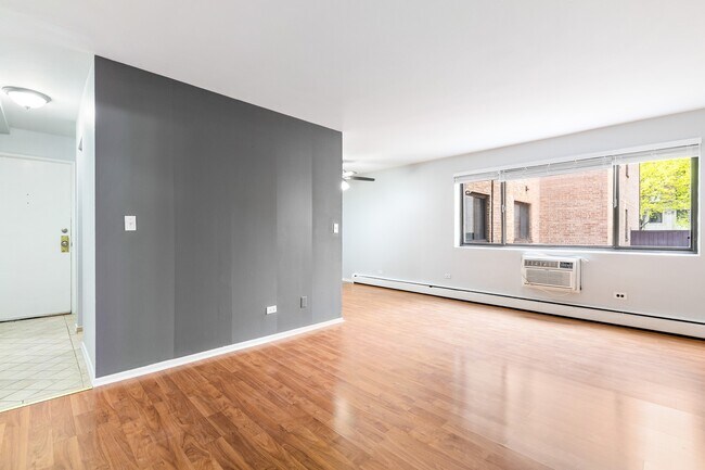 Foto del edificio - 6021 N Winthrop Ave