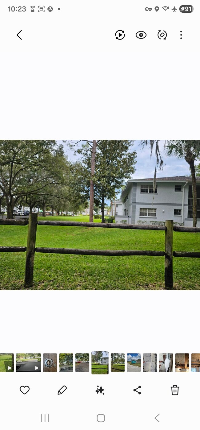 Foto del edificio - 580 Fairways Ln