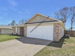 Building Photo - 23 Green Apple Dr