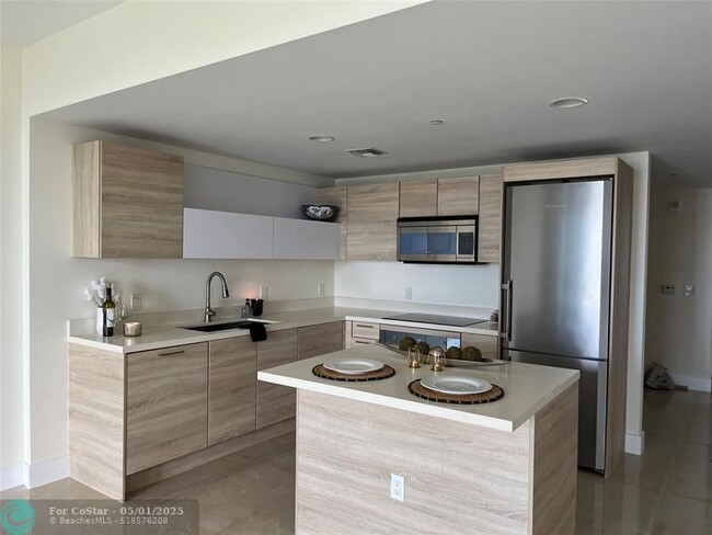 Foto del edificio - 16385 Biscayne Blvd