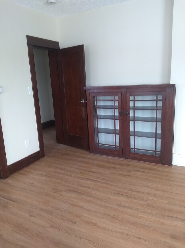 Foto del edificio - 926 Long Beach Blvd