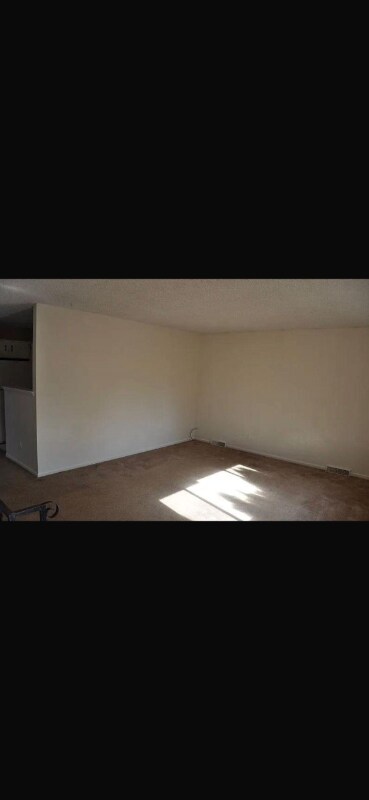 Foto del edificio - 10251 Benton St