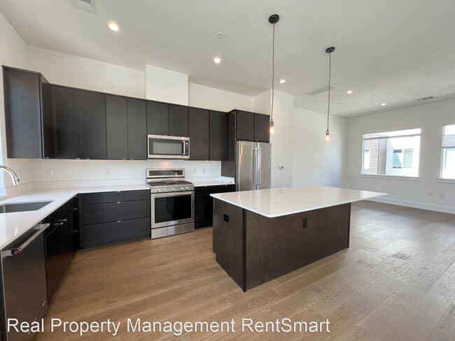 Building Photo - 3 br, 3.5 bath House - 505 Tillery Street, #4