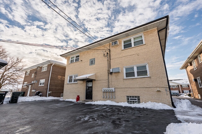 Building Photo - 4617 Elm Ave