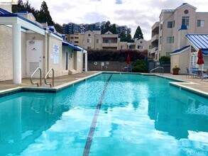 Building Photo - 535 Pierce St