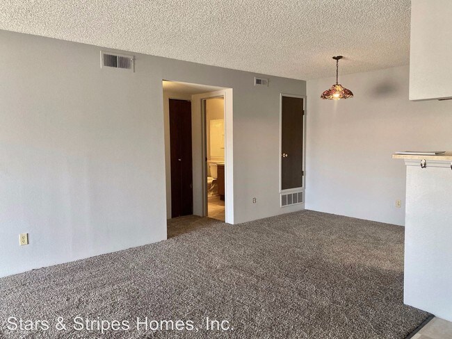 Building Photo - 1 br, 1 bath House - 940 S. Walden Way #205