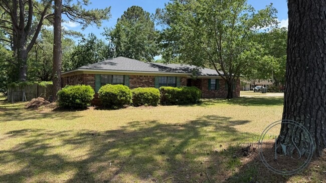 Building Photo - 1110 Hickory St
