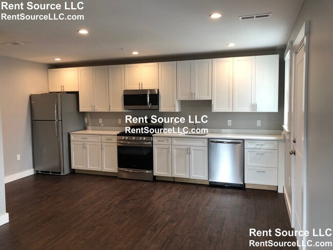 Building Photo - 39 Gilman St