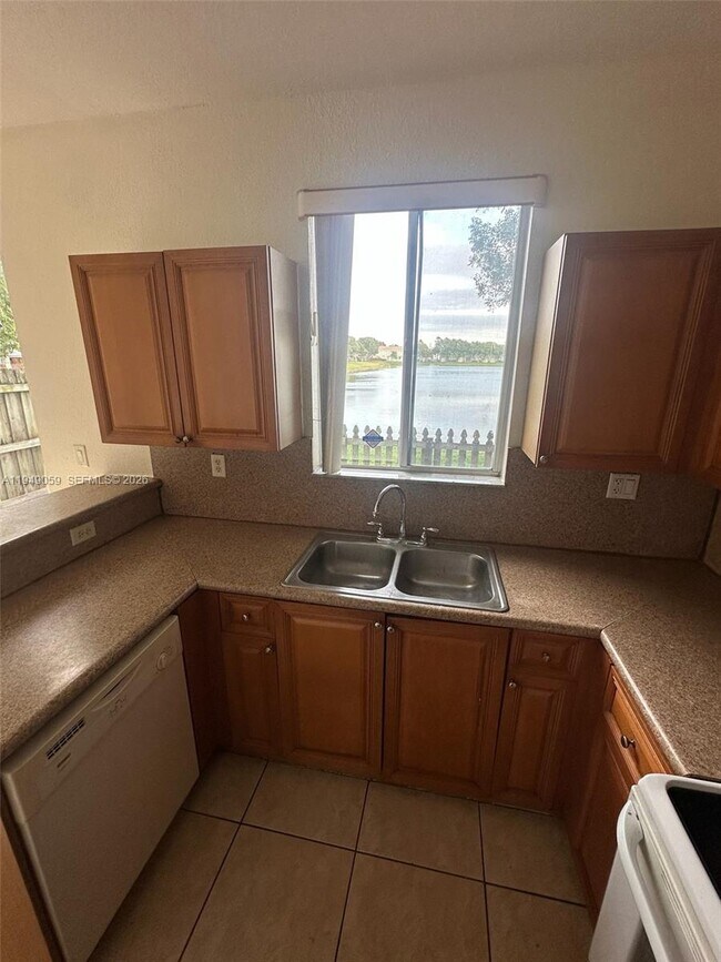 Foto del edificio - 1440 SE 24th Ct