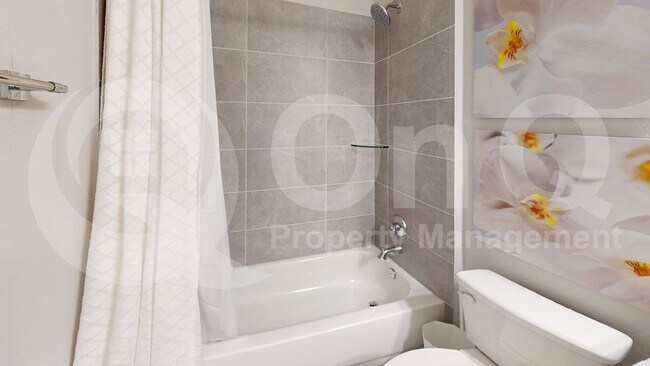 Foto del edificio - 538 Torrey Pines Cir