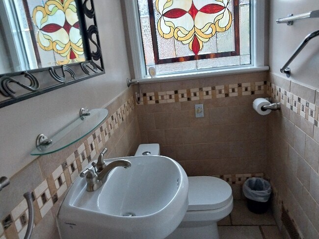 Foto del edificio - 2566 Dearborn St