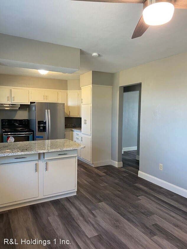 Foto principal - 3 br, 2 bath House - 4 Lansing Dr