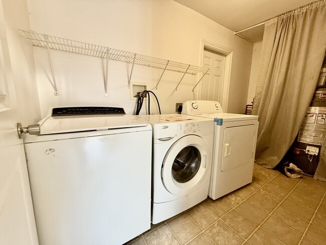 Photo du bâtiment - 35215 Delair Rd