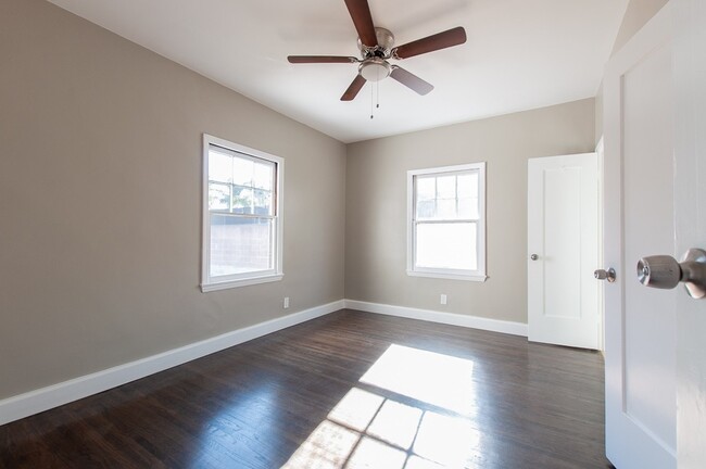 Foto del edificio - Amazing 3 bed 2.5 bath single family house...