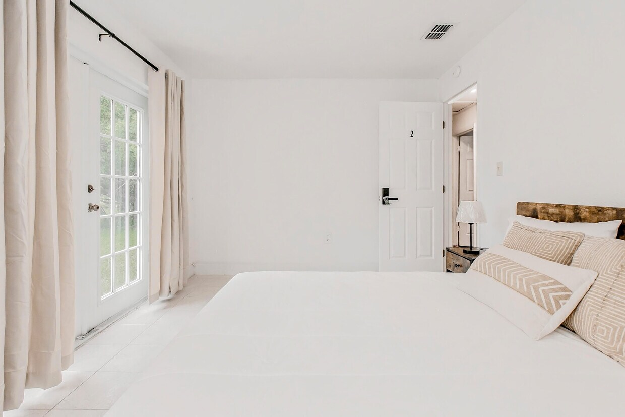 Foto principal - 5196 Lescot Ln