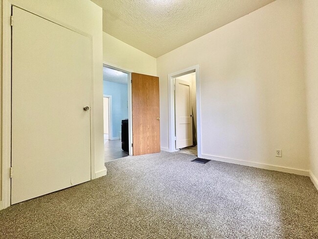 Building Photo - 1515 Miami St