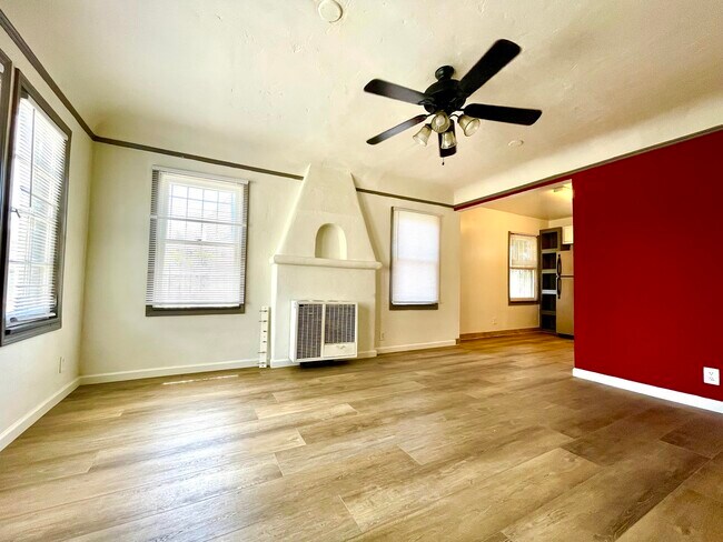 Foto del edificio - 1345 S Sycamore Ave