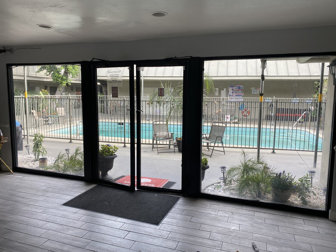 20880 Ventura Blvd, Calabasas, CA 91302 Apartments in Calabasas, CA