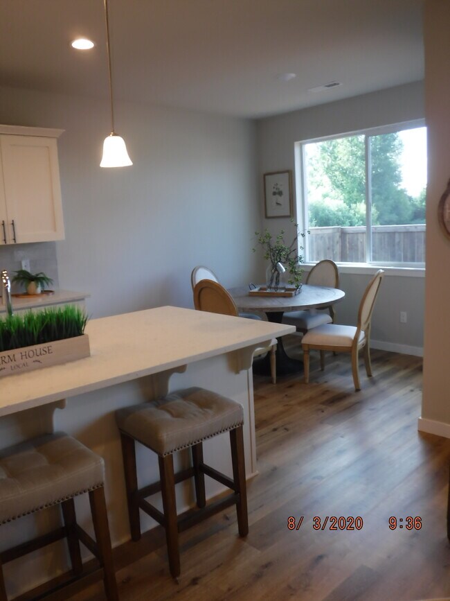 Foto del edificio - 10701 NE 99th Ave