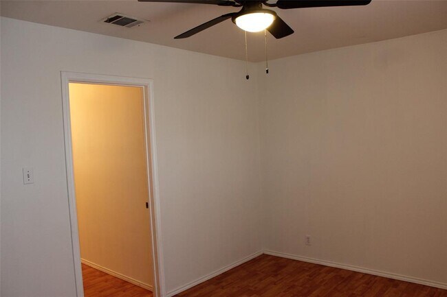 Building Photo - 810 Minturn Ln