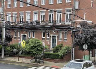 Building Photo - 232 Monroe St