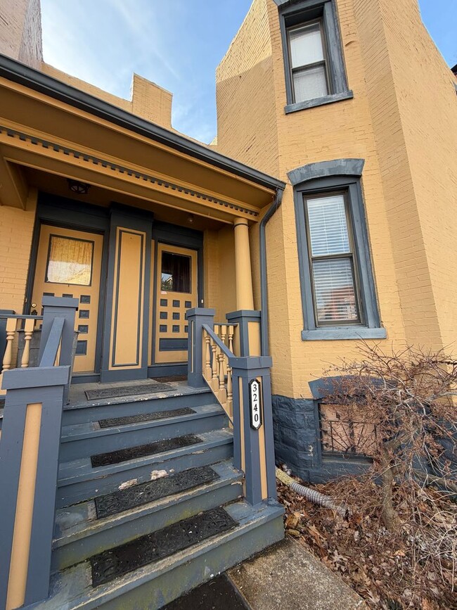 Building Photo - 3240 Geyer Ave