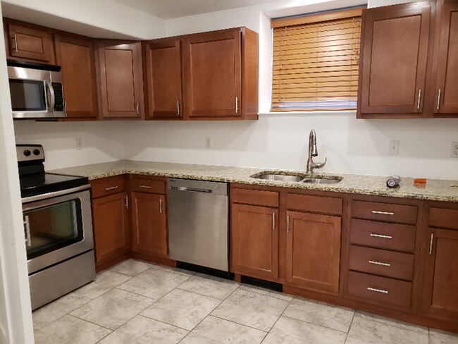 Foto del edificio - 1007 W 29th St