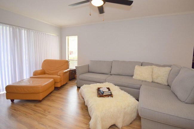 Foto del edificio - 5534 Baywater Dr
