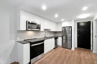 Building Photo - 1360 Hornby Street
