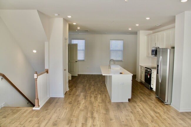 Foto del edificio - 466 Blair Rd