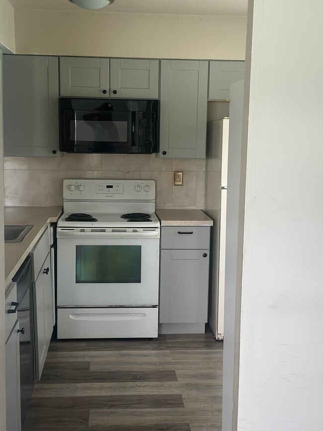 Building Photo - 366A Delancey Pl