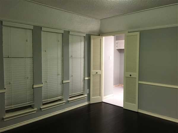Building Photo - Charming 1 story single family house