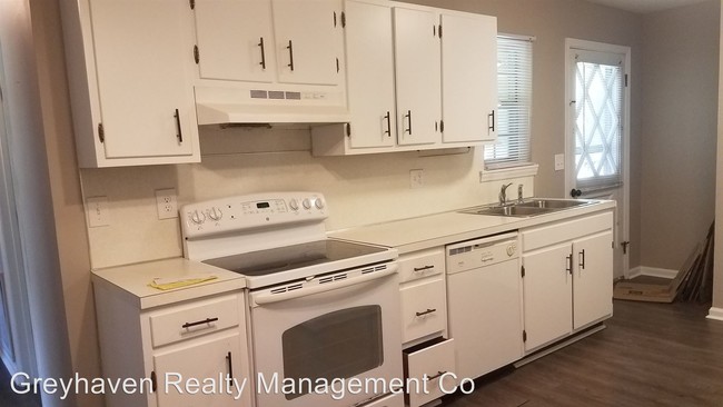 Building Photo - 7273-7275 Valley Ln