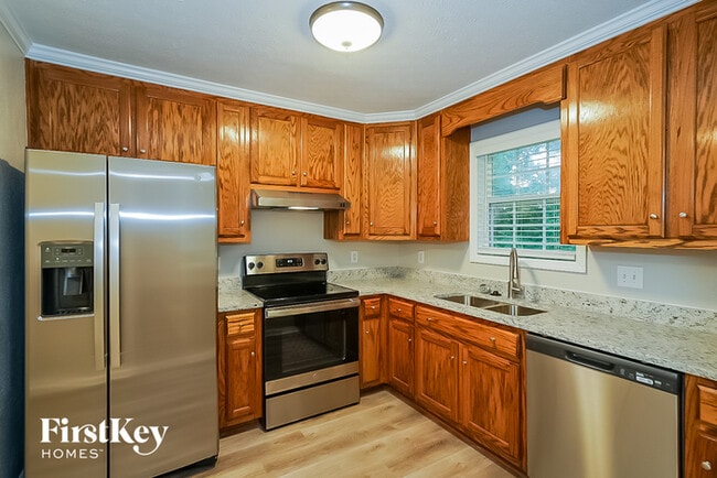 Building Photo - 339 Bayhill Dr