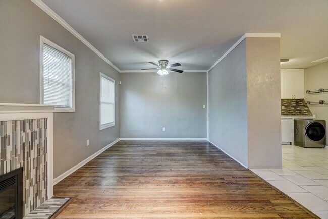 Foto del edificio - Stylish 1-Bedroom Gem Near Midtown & Plaza...
